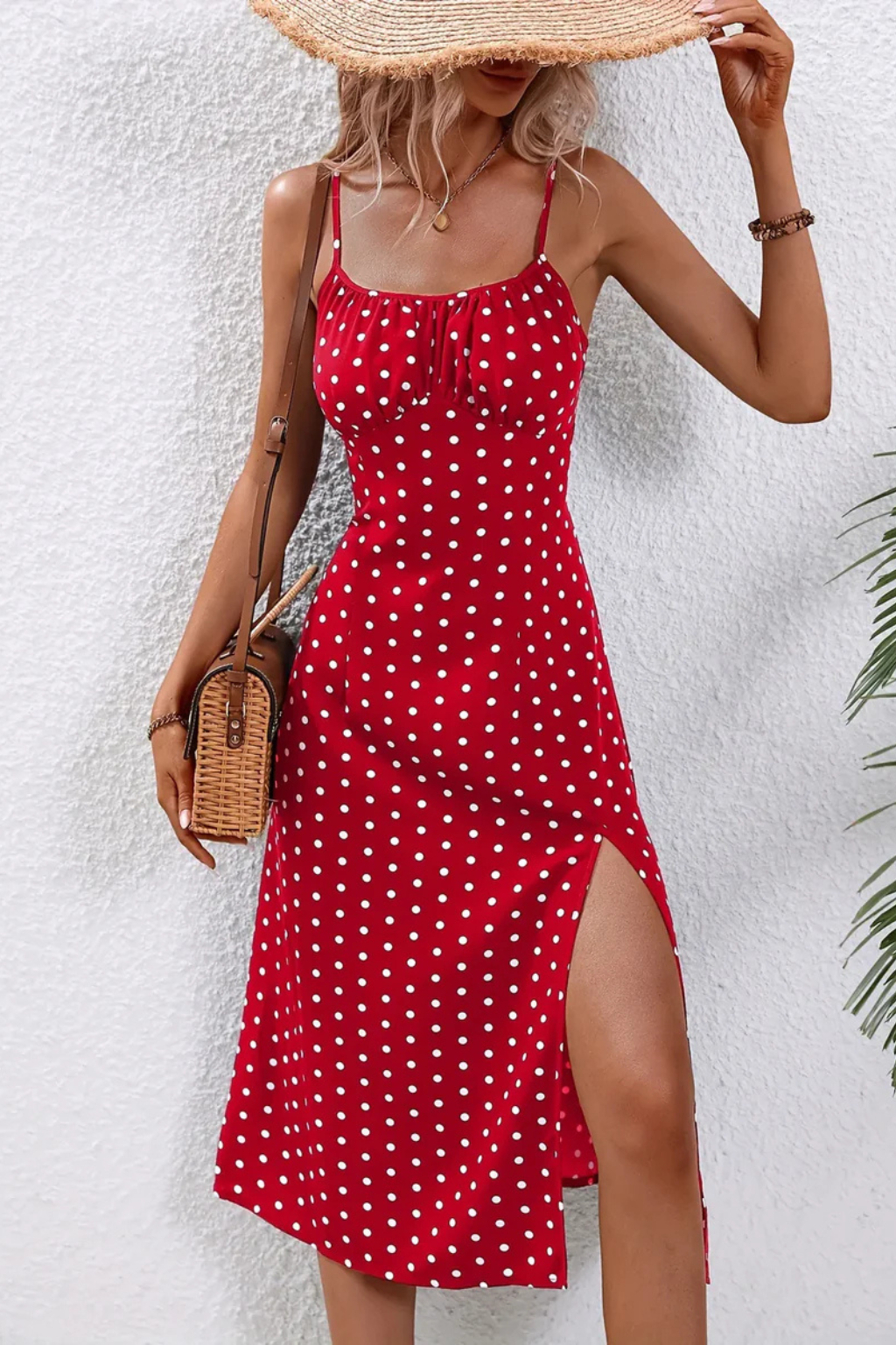 Robe midi fleurie d'été avec fente et bretelles spaghetti