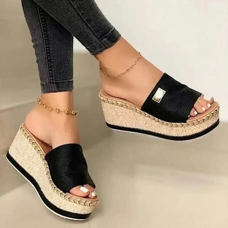 Sandales à plateforme compensée tendance pour femmes avec semelle confortable