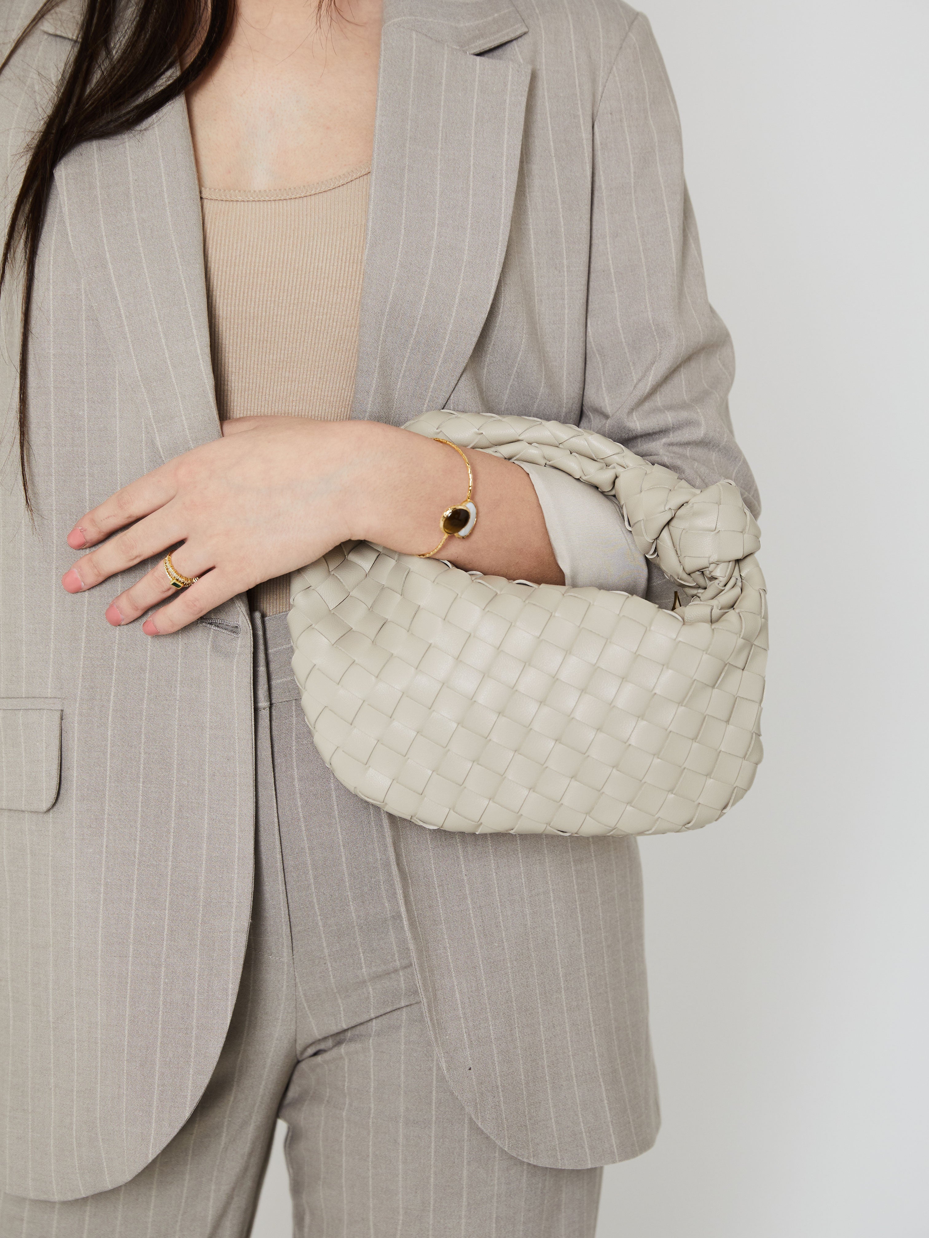 Luksusowa stylowa biała damska torebka z plecionym wzorem