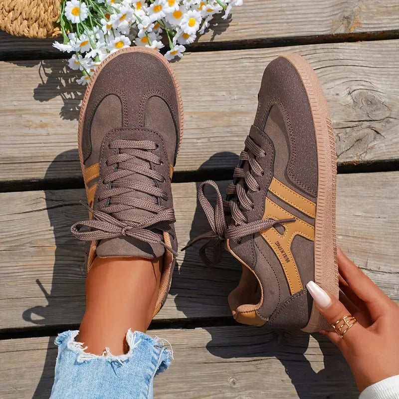 Brechy | Baskets rétro style street avec bandes contrastantes