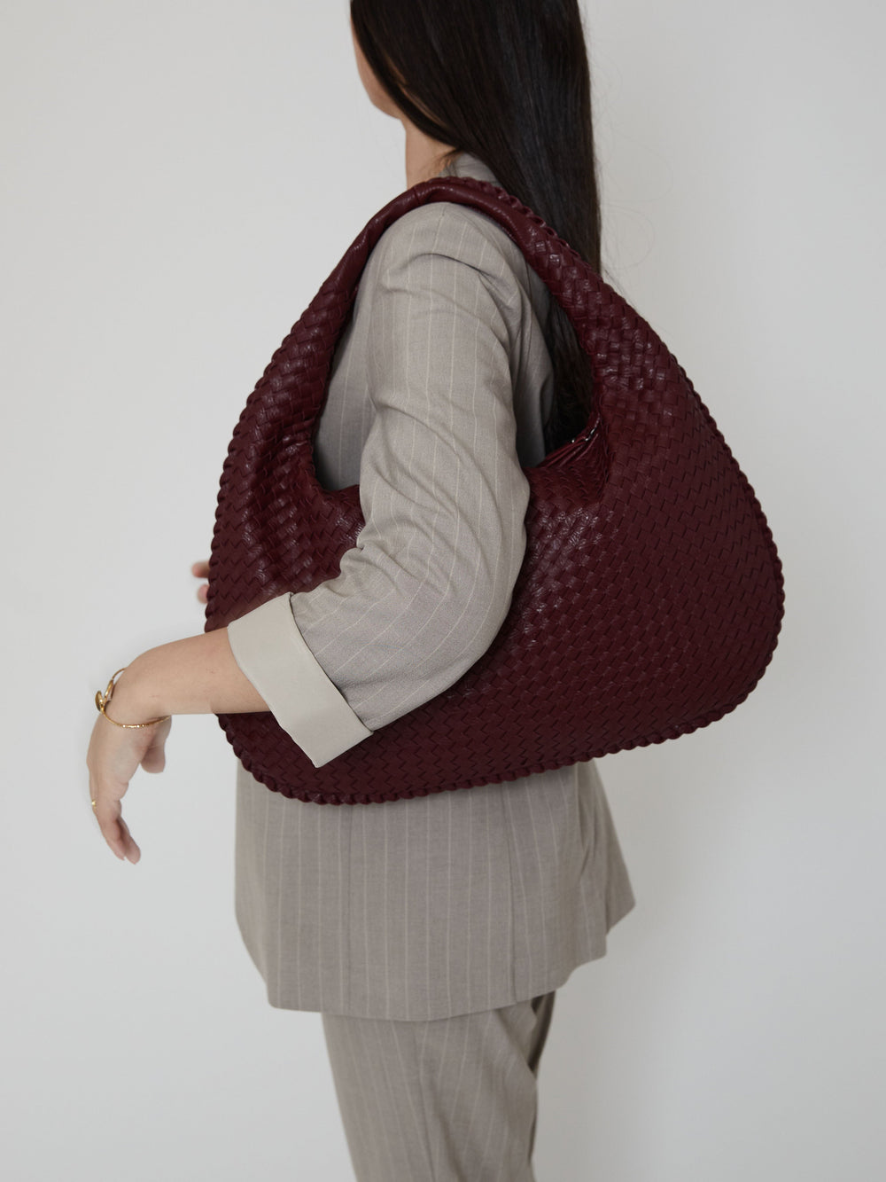 Sac à main de luxe bordeaux pour femmes avec design tressé