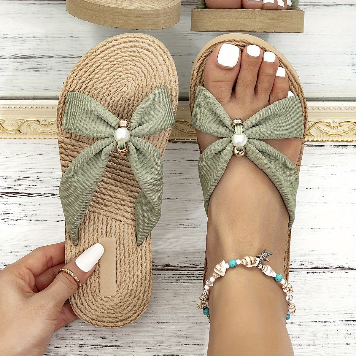 Margara | Elegante Zomerslippers met Strik en Parelaccent