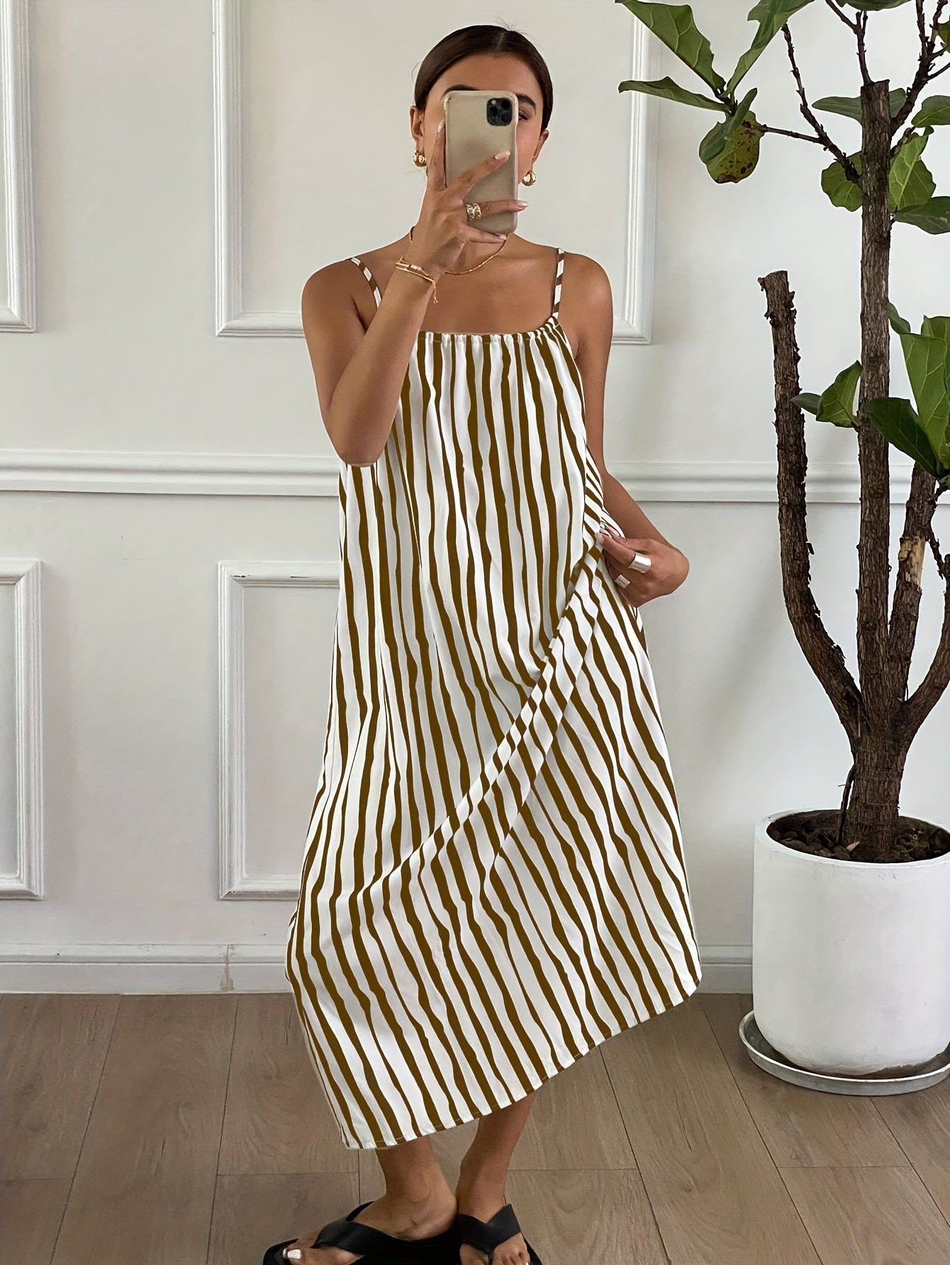 Yonette | Casual Gestreepte Maxi Jurk met Spaghettibandjes