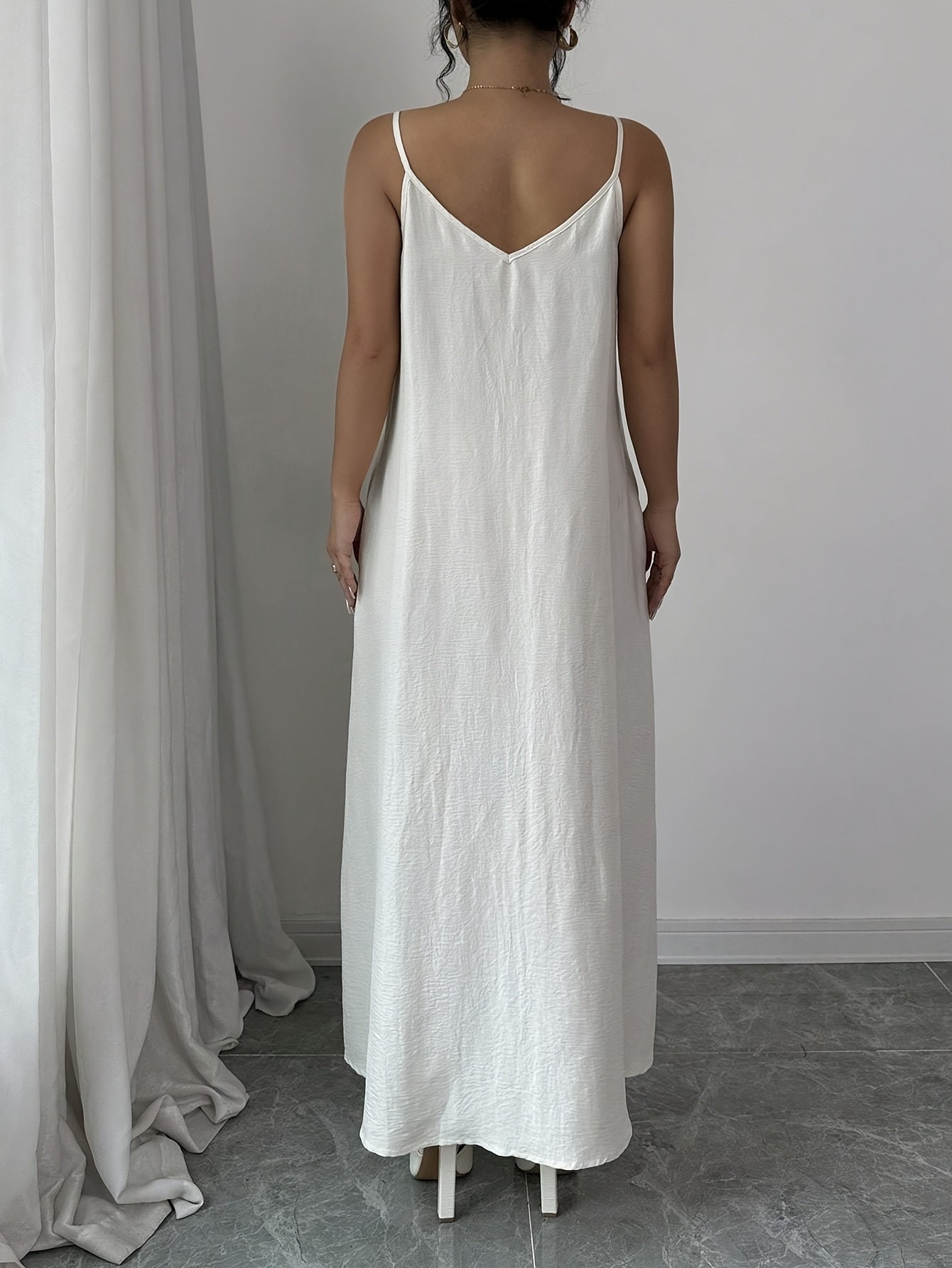 Yolanda | Minimalistische Maxi Jurk met Spaghettibandjes