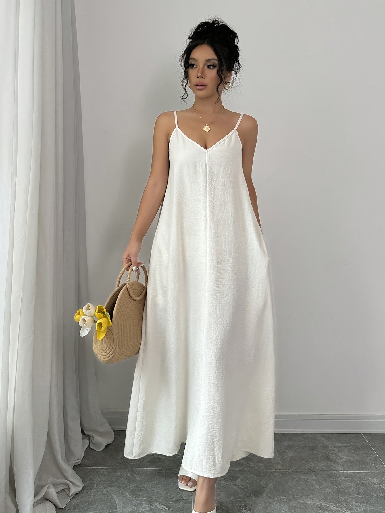 Yolanda | Minimalistische Maxi Jurk met Spaghettibandjes