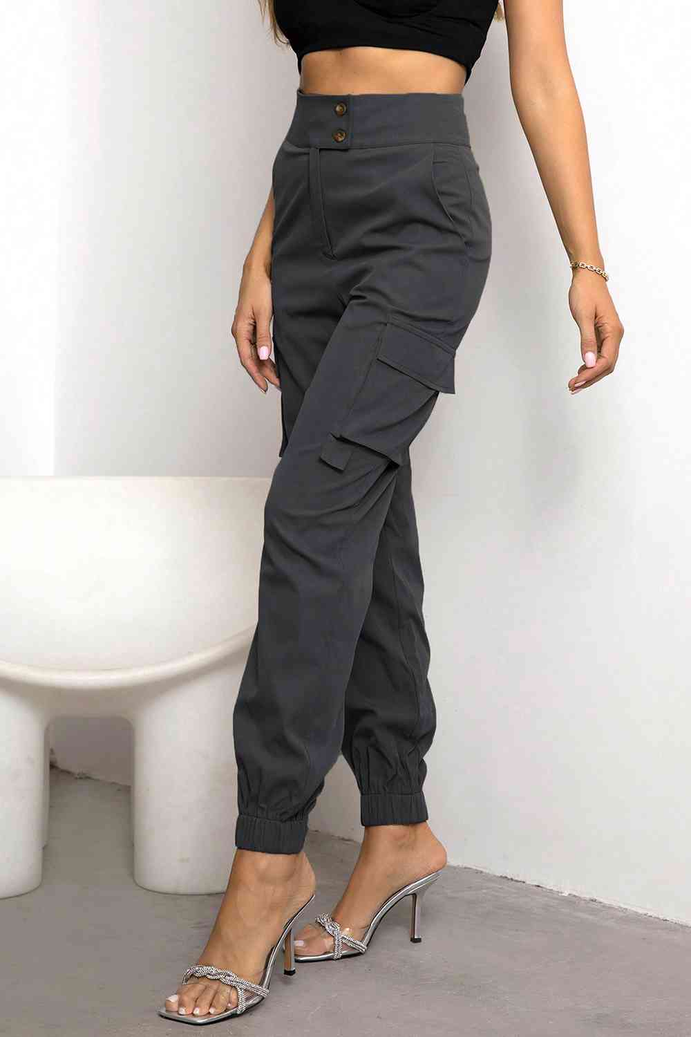 Trendy Cargo Pants for Women with Pockets and Slim Ankle Cuffs