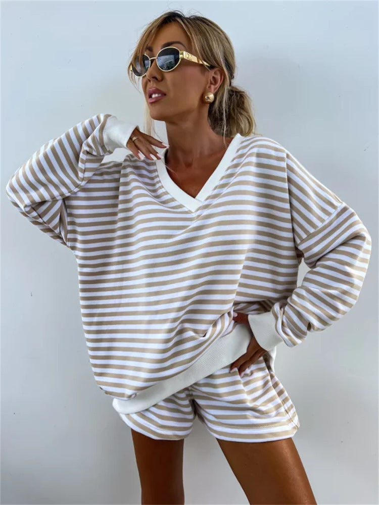 Oversized Women's Lounge Set with Striped Sweatshirt and Shorts
