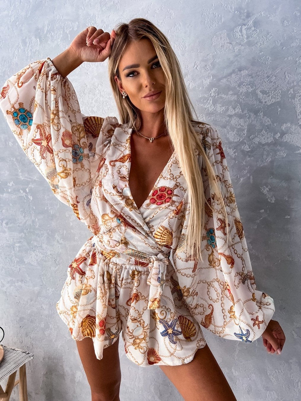 Floortje | Zwierige Playsuit met Tropische Print en Kimono Mouwen