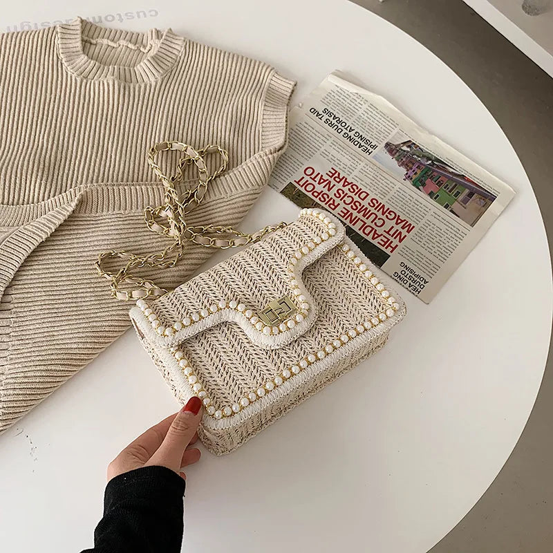 Baili | Elegante Rieten Schoudertas met Pareldetails
