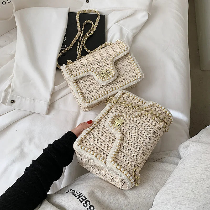 Baili | Elegante Rieten Schoudertas met Pareldetails
