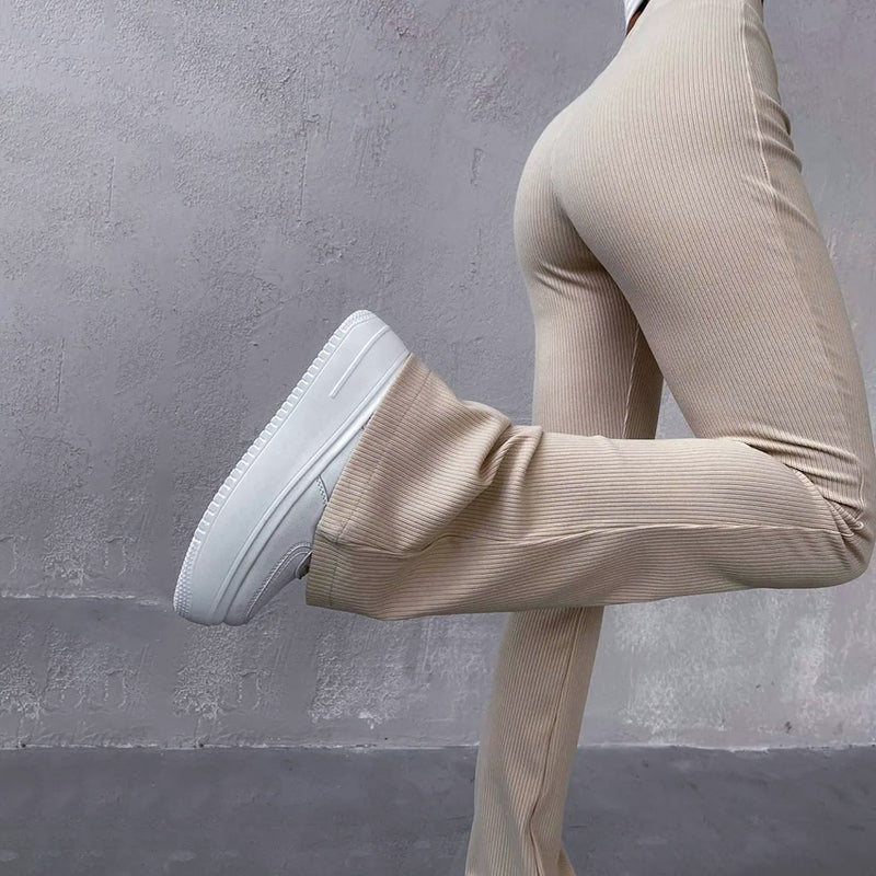Comfortabele zachte dames broek met elegant getailleerd silhouet