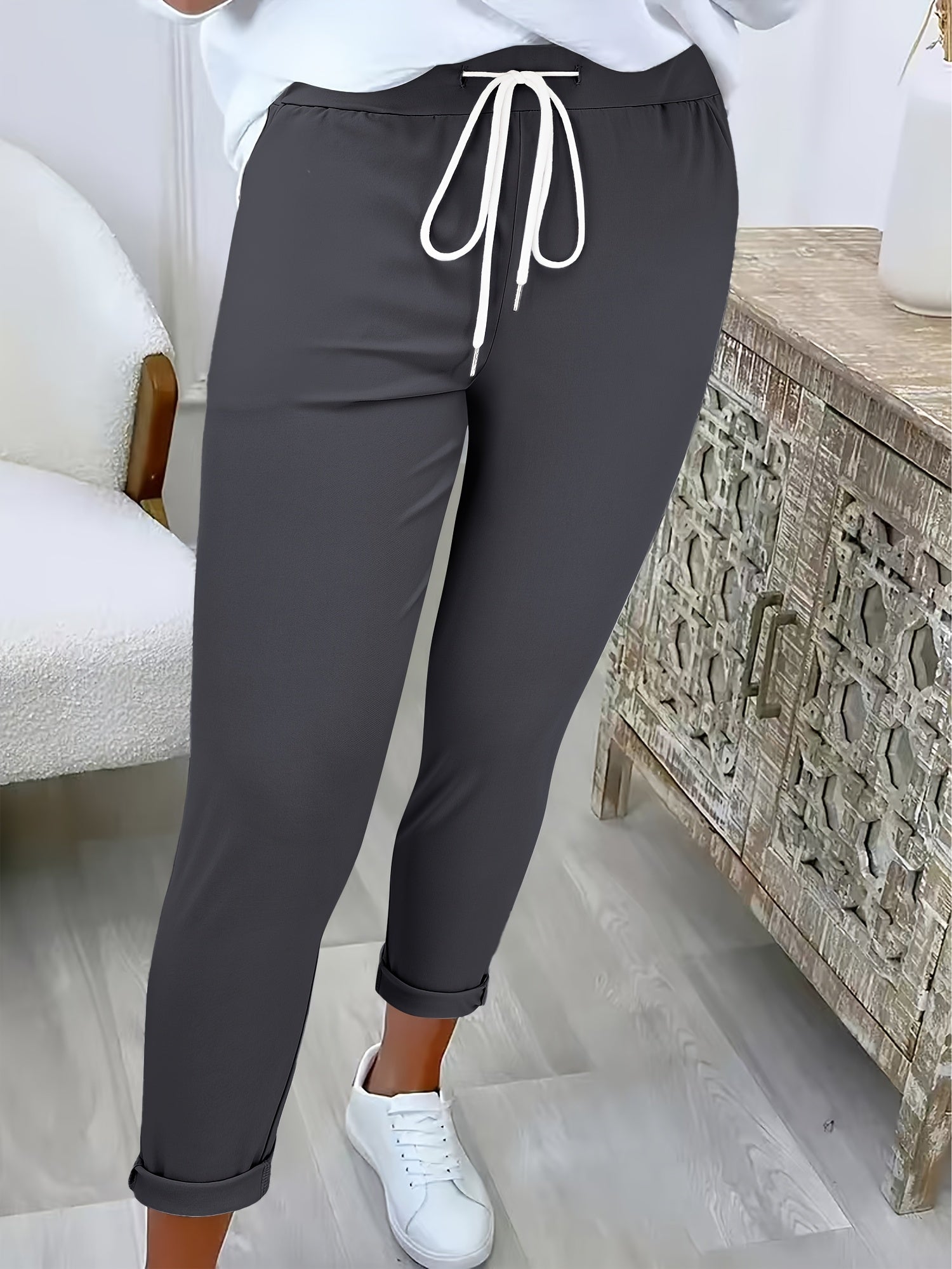 Comfortable functional women's pants with elastic waist
