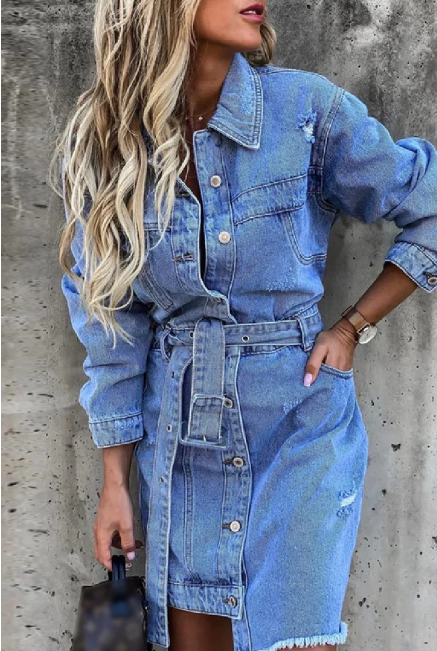 Bett | Denim Jurk met Knoopsluiting en Tailleaccent