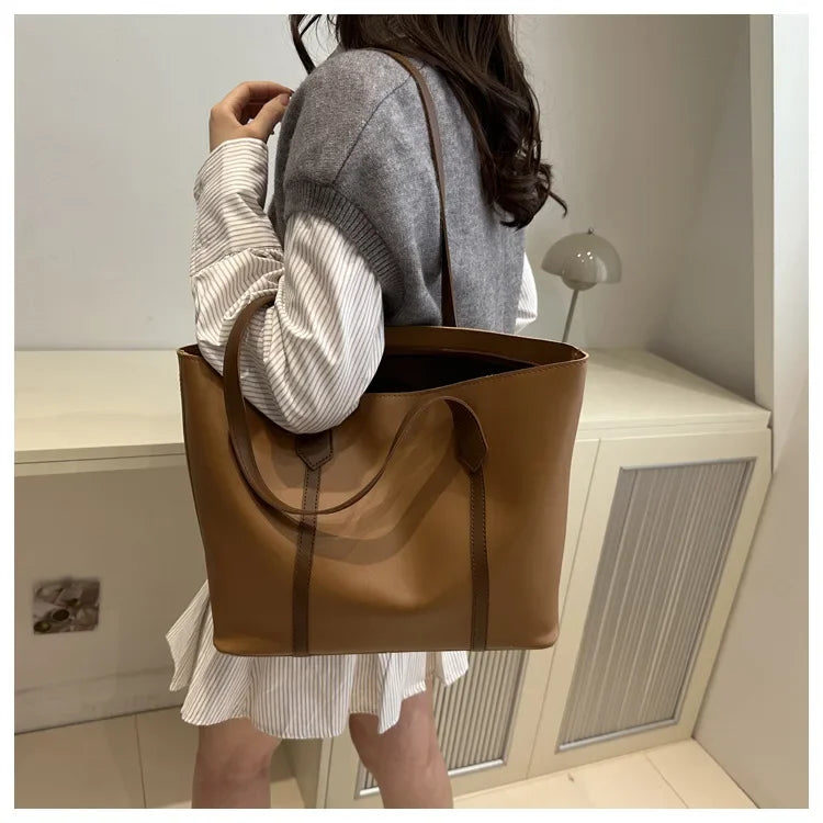 Elegante Dames Schoudertas met Stevige Hengsels en Ruim Model