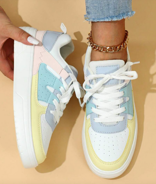 Nyomi | Trendy Sneakers
