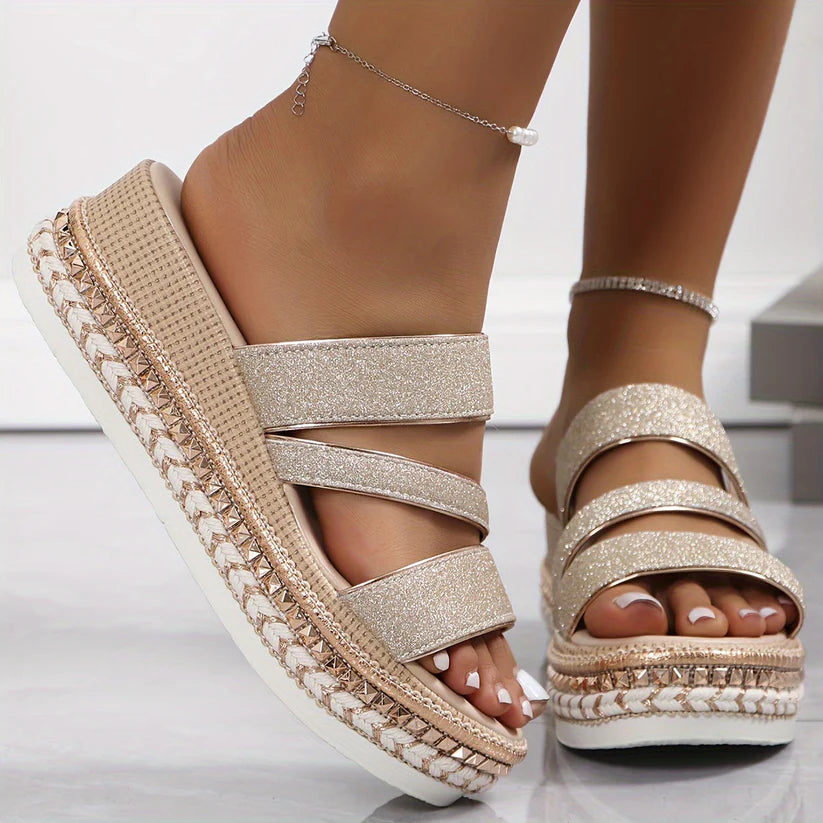Sandales Plateforme Dorées Stylées pour Femmes avec Boucle et Bord Tressé