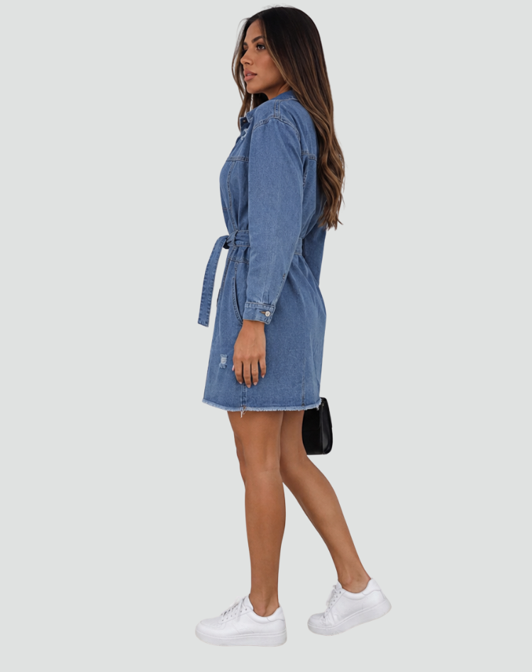 Bett| Robe en denim avec fermeture à boutons et accent taille
