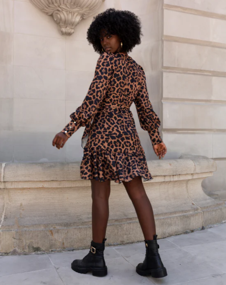 Robe mini de soirée à effet portefeuille avec manches longues