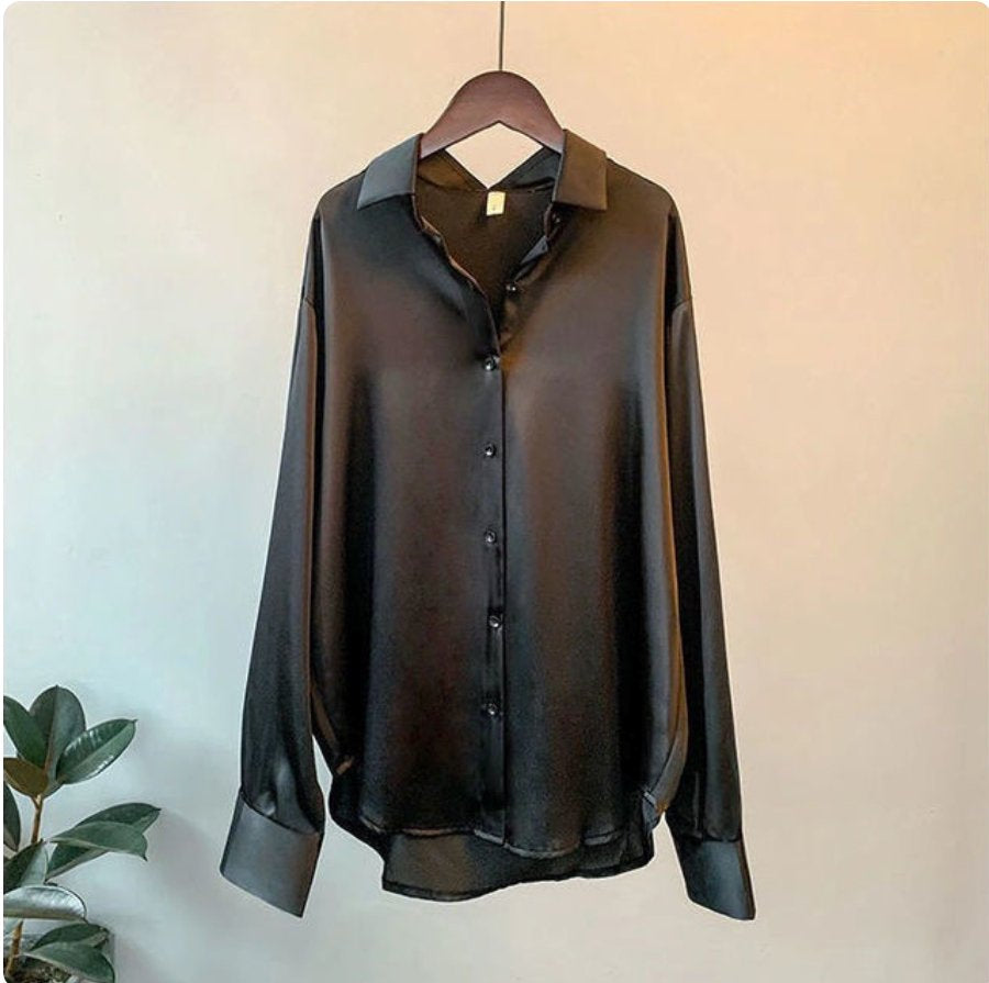 Ellen | Satijnen Oversized Blouse met Knoopsluiting