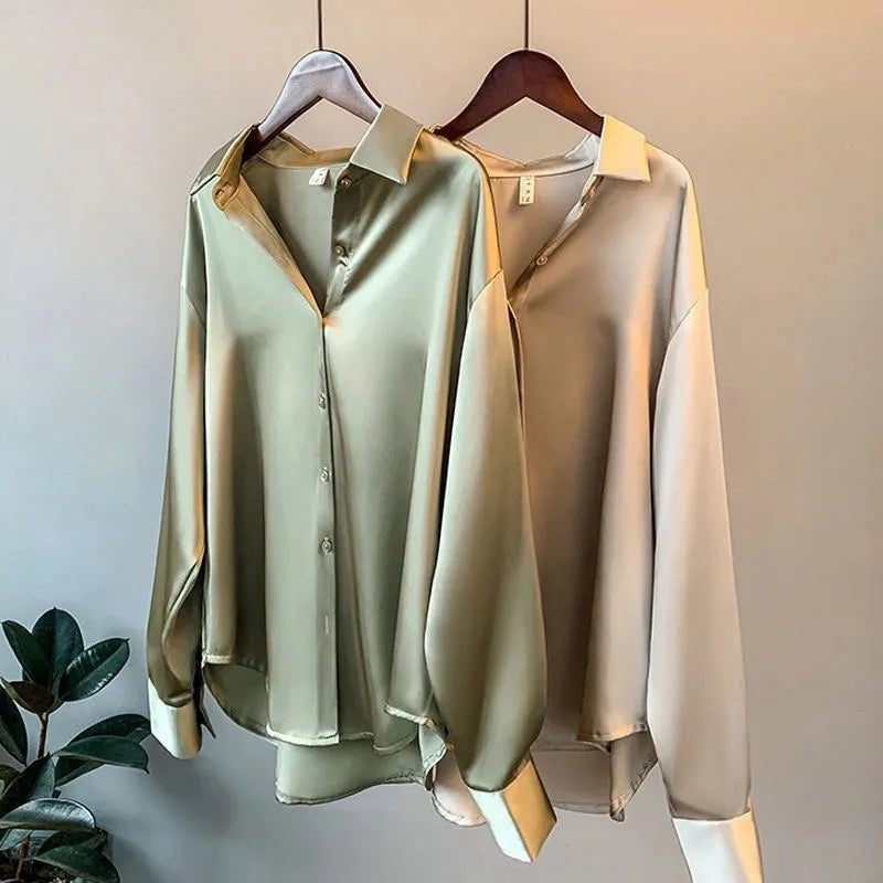 Ellen | Satijnen Oversized Blouse met Knoopsluiting