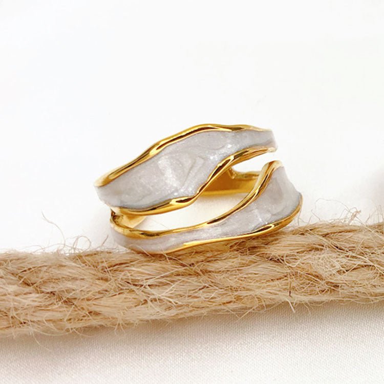 Margriet | Elegant Wave Enamel Ring