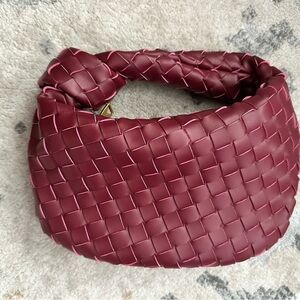 Sac à main de luxe Bordeaux pour dames avec design tressé