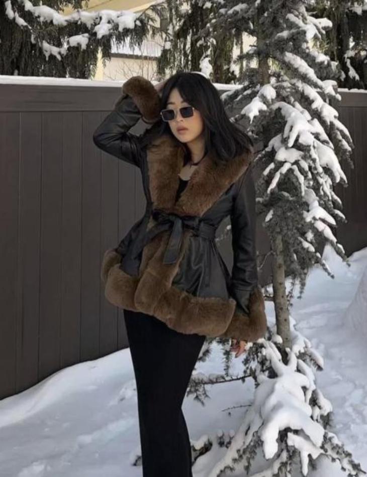 Luxe Dames Winterjas met Faux Fur en Ceintuur