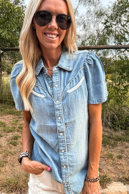 Zomerse luchtige dames blouse met korte mouwen