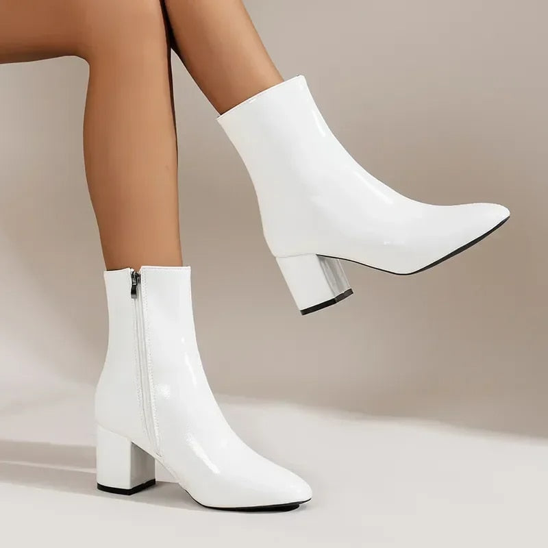 Bottines élégantes et confortables pour dames avec talon