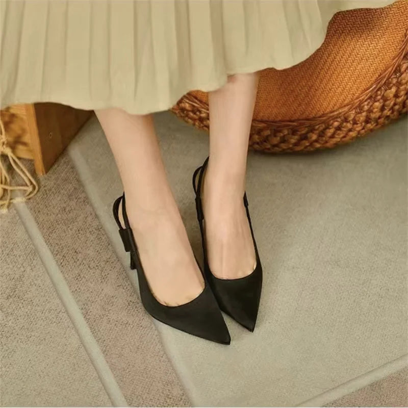 Philia | Puntige Slingback Hakken met Hoge Hak