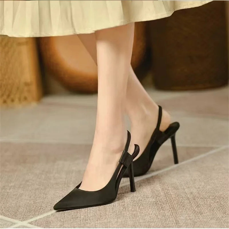 Philia | Puntige Slingback Hakken met Hoge Hak