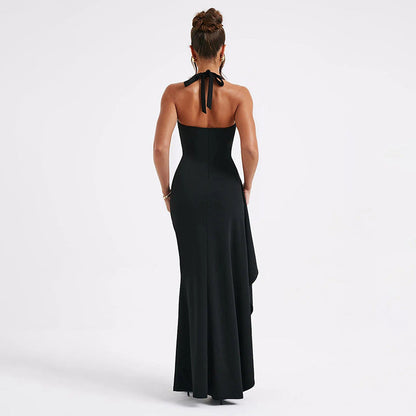 Moni | Halter Avondjurk met Diepe Halslijn en Hoge Split