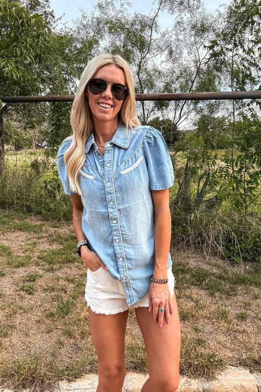 Zomerse luchtige dames blouse met korte mouwen