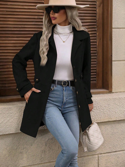 Manteau court confortable pour femmes avec boutons et col à revers