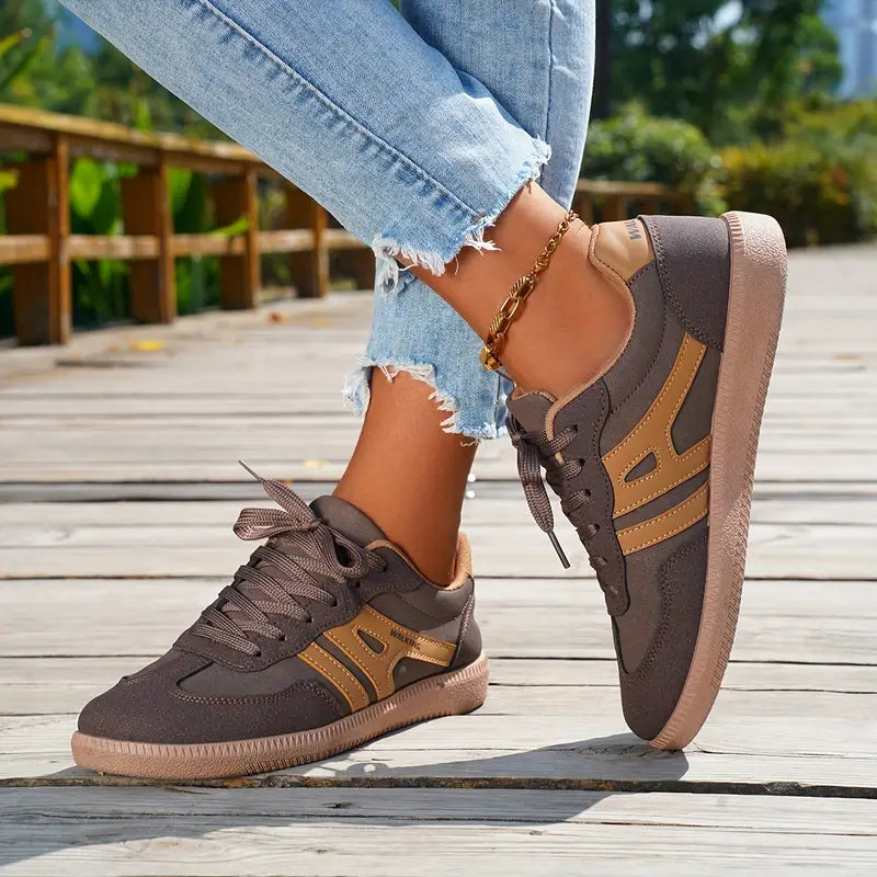 Brechy | Baskets rétro style street avec bandes contrastantes