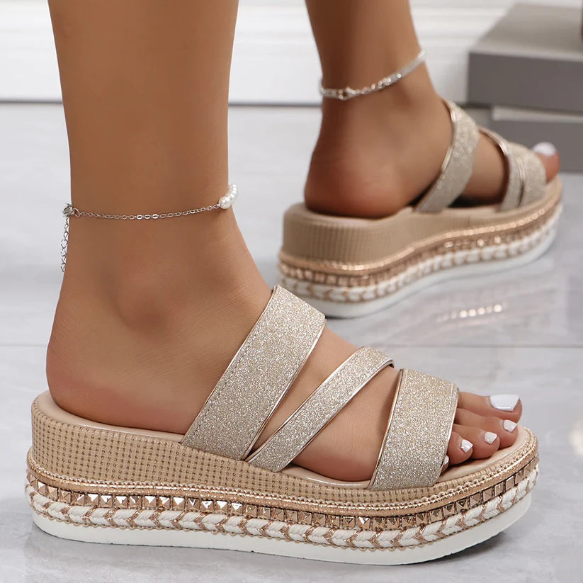 Sandales Plateforme Dorées Stylées pour Femmes avec Boucle et Bord Tressé