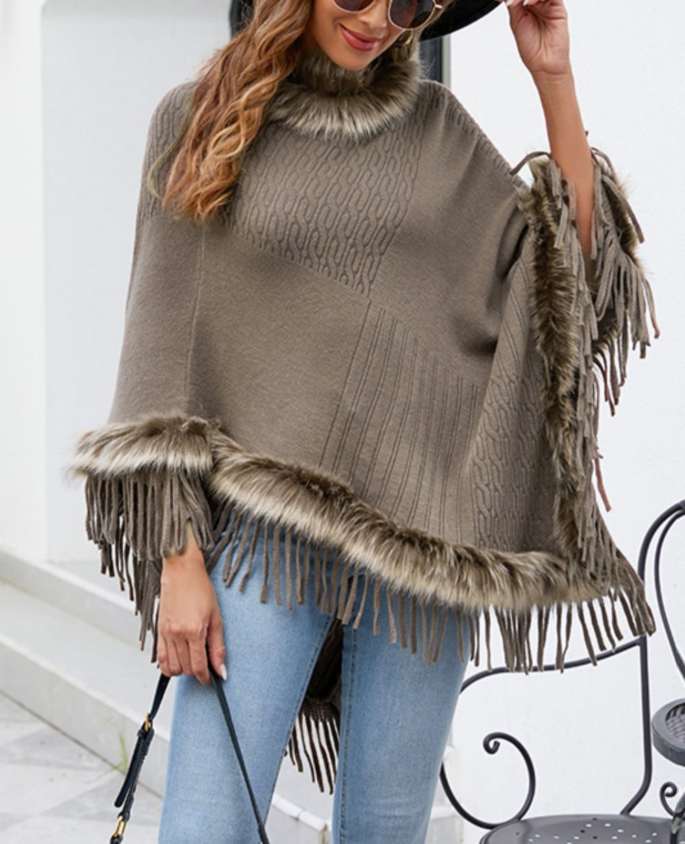 Stijlvolle Elegante Dames Poncho met Bontkraag en Franjes