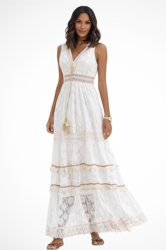 Robe maxi bohème d'été avec détails en dentelle et pompons