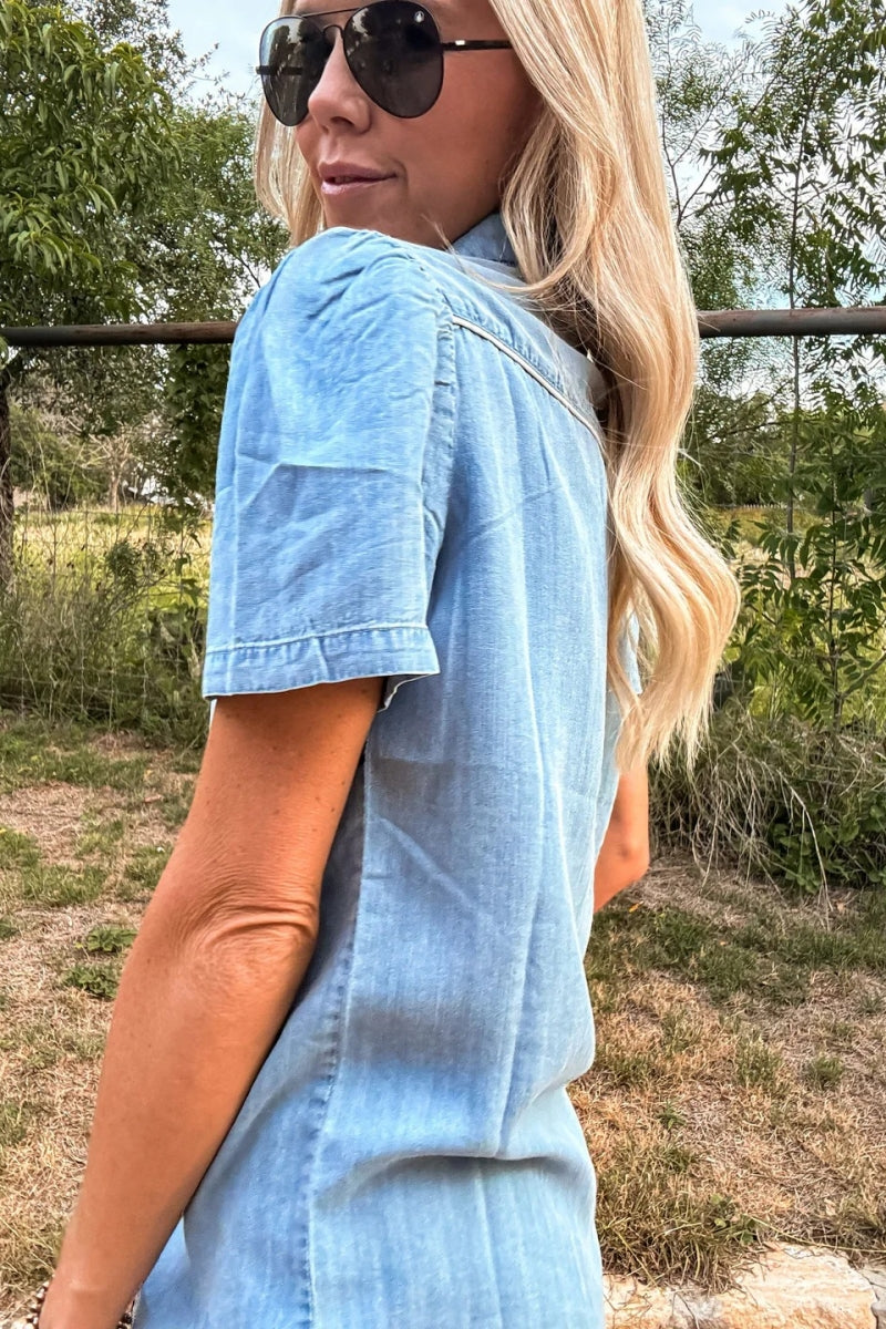 Zomerse luchtige dames blouse met korte mouwen