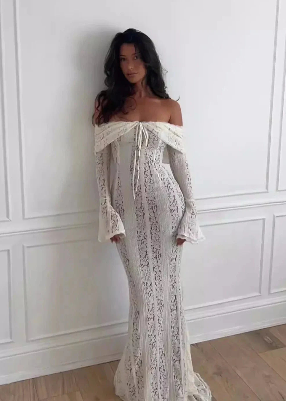 Jayda | Luxury Gala Dress Lace Maxi Dress with Off-Shoulder Design