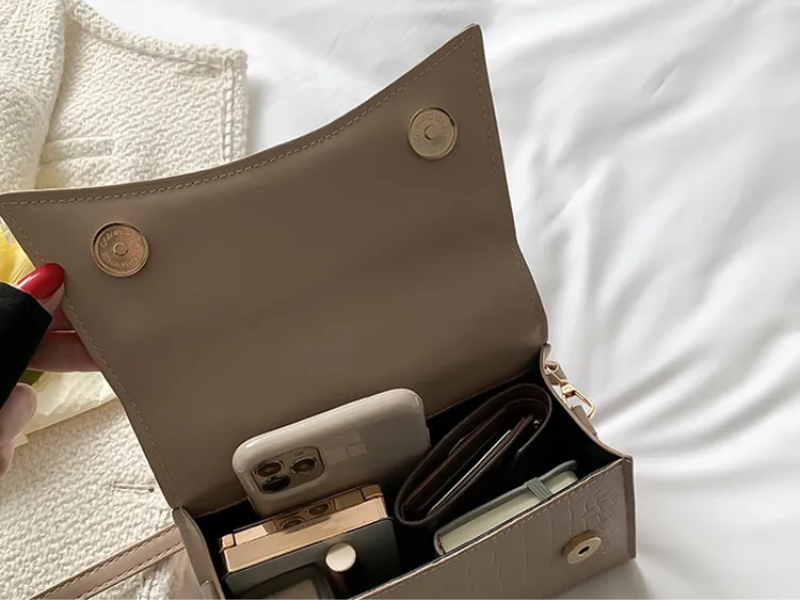 Andrea Luxe Handtas - Elegantie in Elk Detail