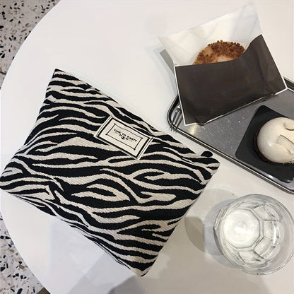 Marisha | Zebra Make-up Tasje met Statement Print