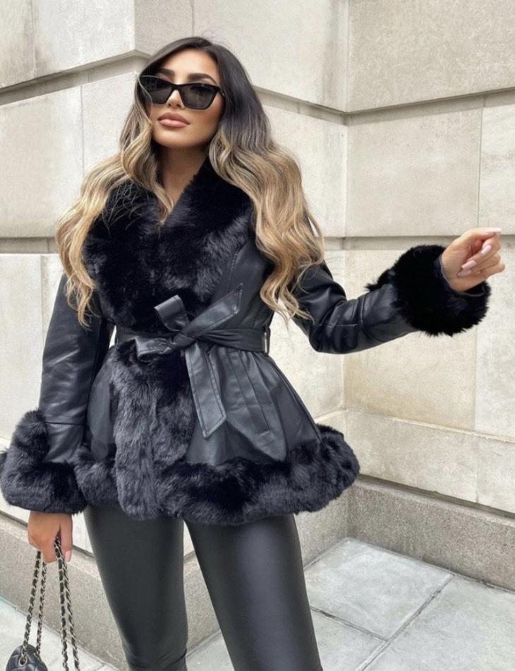 Luxe Dames Winterjas met Faux Fur en Ceintuur