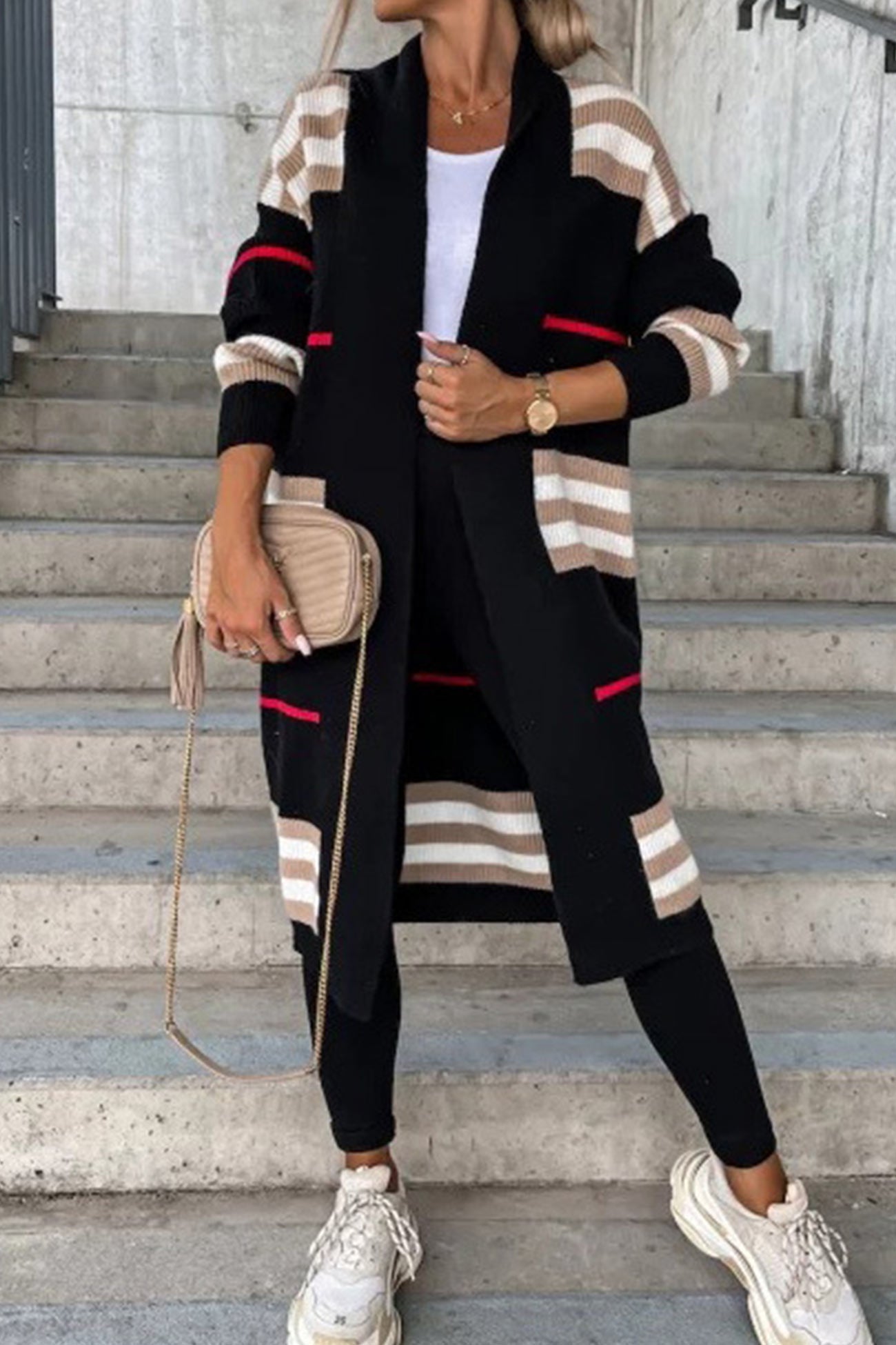 Lichte comfortabele dames sweater jas met lange pasvorm en strepen