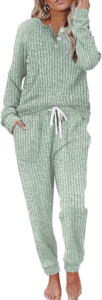 Warm Women's Loungewear Set With Ribbed Texture And Joggers