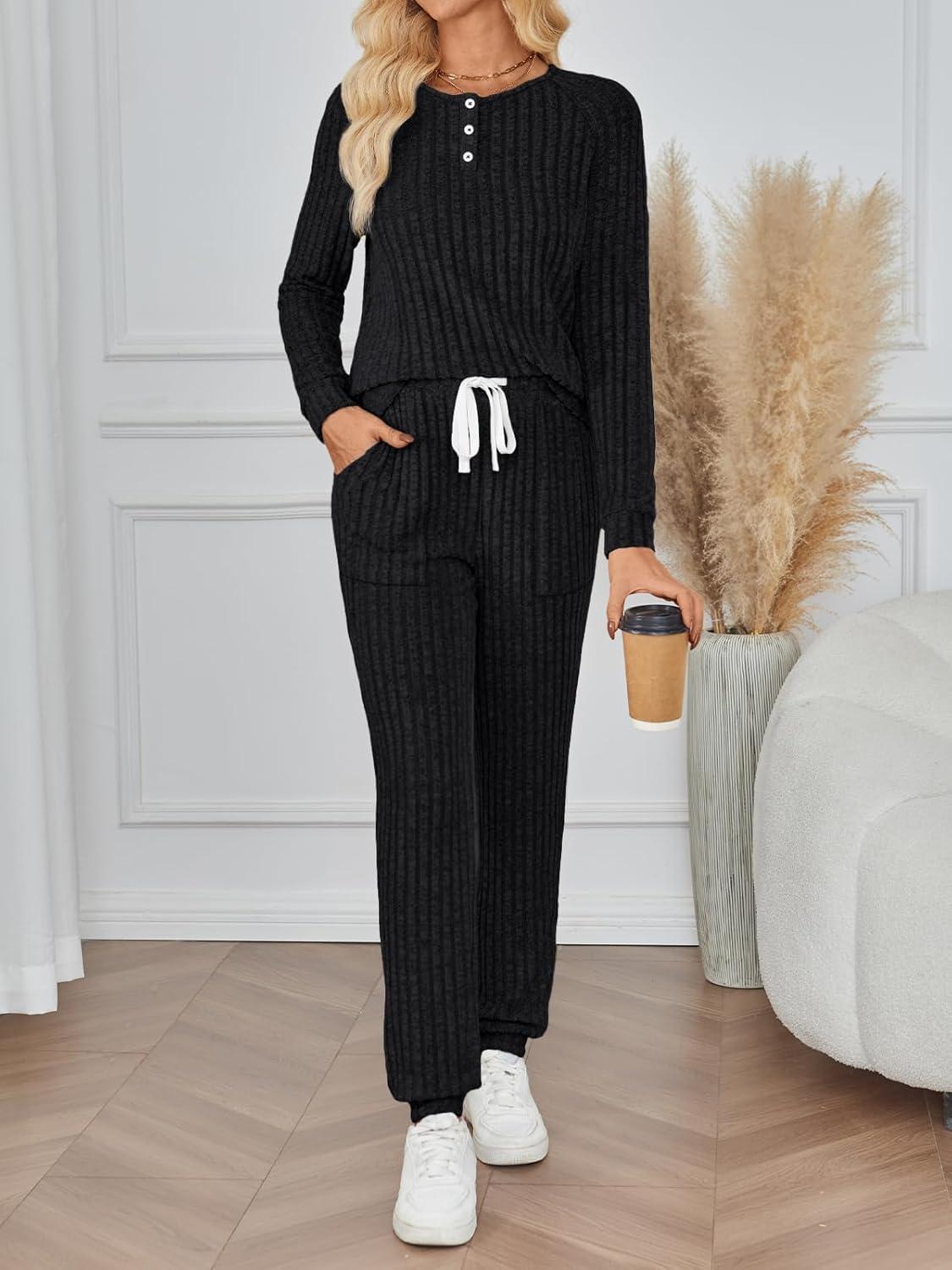 Warm Women's Loungewear Set With Ribbed Texture And Joggers