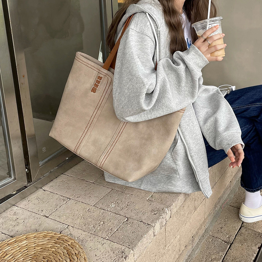 Trendy ruime dames shopper met comfortabele schouderbanden
