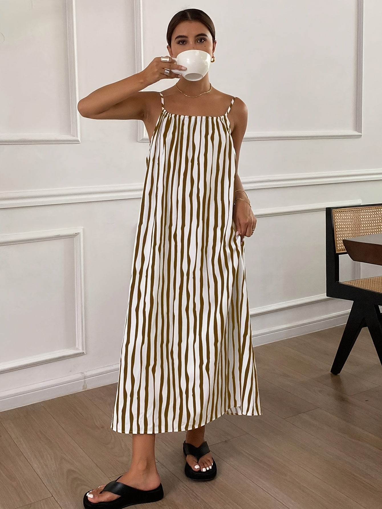 Yonette | Casual Gestreepte Maxi Jurk met Spaghettibandjes