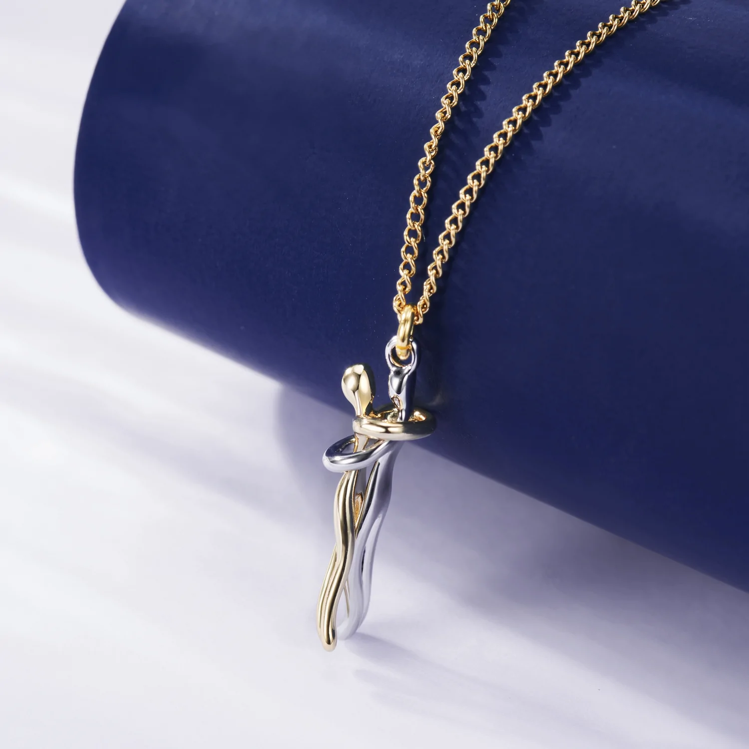 Elegante Dames Ketting met Gouden en Zilveren Hanger