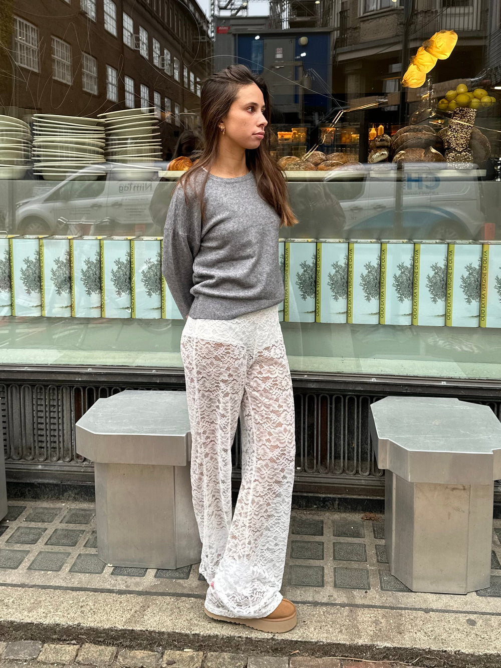 Pantalon élégant de luxe pour femmes avec dentelle et jambes larges